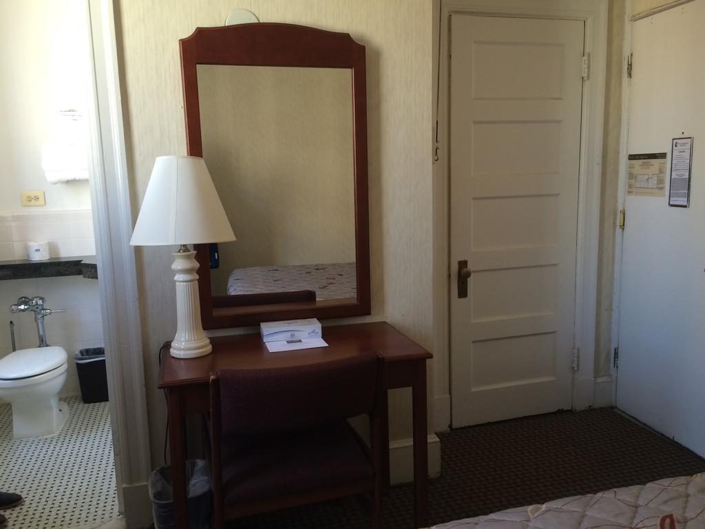Hotel Harrington